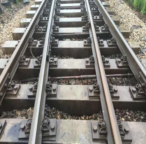 小編給(gei)你講解鋼軌(gui)的枕頭的作(zuò)用